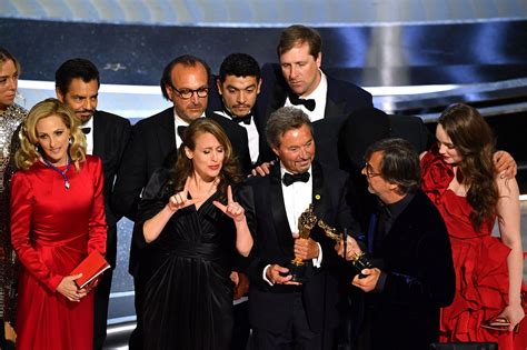 ‘CODA’ Captures Historic Best Picture Win at Oscars 2022 | Vanity Fair