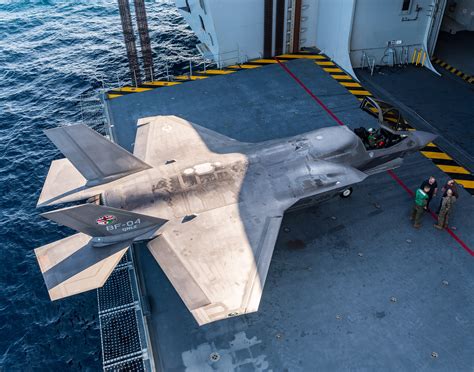 HMS Queen Elizabeth Concludes Initial F-35B Integration Tests - Second ...