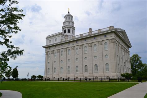 Nauvoo Illinois Temple Photograph Gallery | ChurchofJesusChristTemples.org