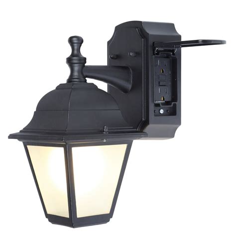 Outdoor Light With Built In Electrical Outlet Gfci | Shelly Lighting