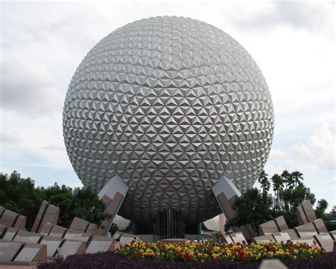 File:Spaceship Earth 2.jpg - Wikimedia Commons