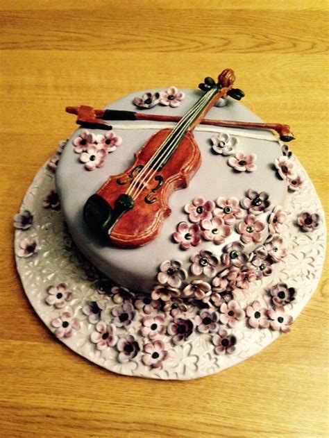 Violin cake Piano Cakes, Music Cakes, Violin Cake, Cello, Candy Birthday Cakes, Fondant ...