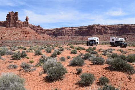 5-Star Boondocking: Utah's Valley of the Gods | Truck Camper Adventure