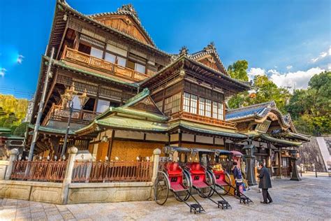 Real Japanese Hot Spring Hotels That Inspired the Spirited Away Bathhouse | tsunagu Japan