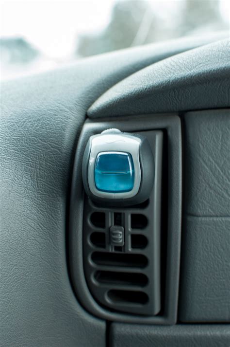 Febreze Car Vent Clips Freshener in Linen & Sky reviews in Home Fragrance - ChickAdvisor