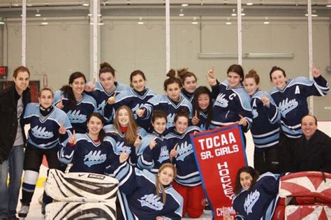 Loretto Abbey heads to girls high school hockey championships | Toronto.com