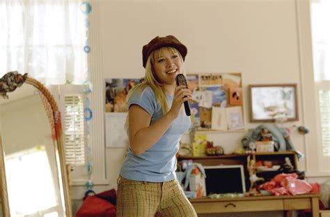 Hilary Duff Is Returning as Lizzie McGuire in Sequel Series