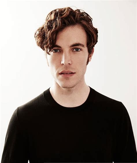 Tom Hughes – Filme, Bio und Listen auf MUBI