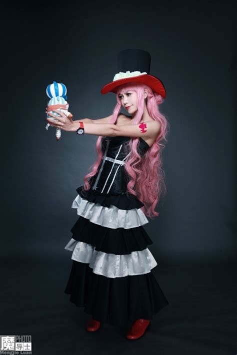 One Piece Cosplay Perona by JillWhite | Anime Cosplay