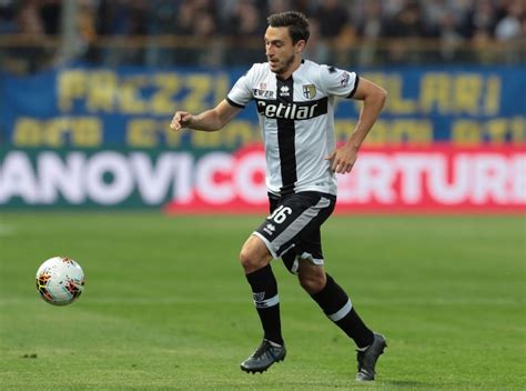 Inter Put Move For Parma's Matteo Darmian On Hold Italian Media Report