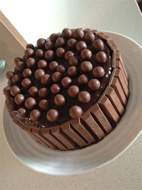 Celebratory mud cake #baking #chocolate #cake | Cake, Baking, Mud cake