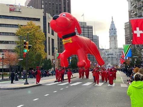 The Philadelphia Thanksgiving Day Parade returned to the parkway - WHYY