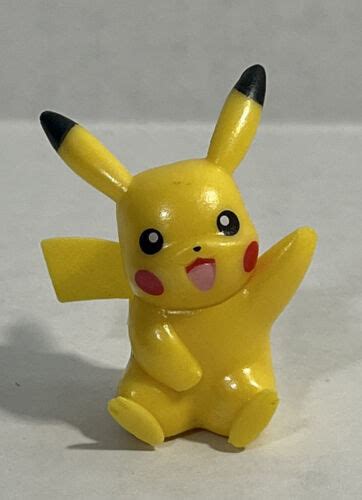 Pokémon Pikachu 2 inch Battle Figure 2019 WCT | #4610310852