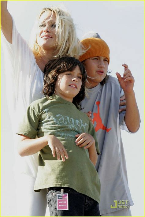 Full Sized Photo of pamela anderson sons sydney 09 | Photo 1380911 ...