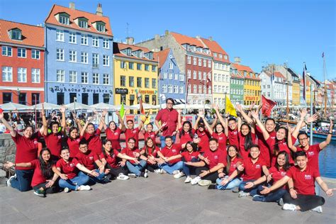 UST Singers becomes 1st Pinoy choir to perform at Spain’s Basilica de Sagrada Familia | GMA News ...