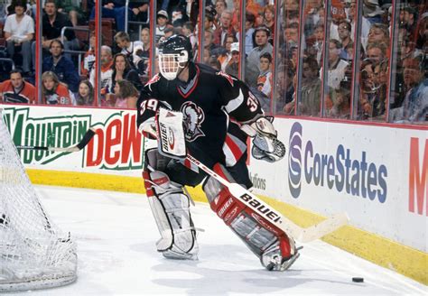 Buffalo Sabres: 3 reasons Dominik Hasek is the G.O.A.T at goalie