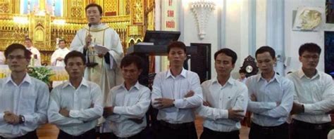 Recently Released Prisoners of Conscience Organise Vigil for Detained Activists - Viet Tan (EN)