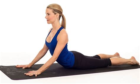 3 yoga poses to fight the fat this winter