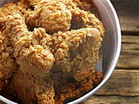 17 Leftovers You're Probably Eating Wrong | Kfc style chicken, Crispy chicken recipes, Kfc recipe