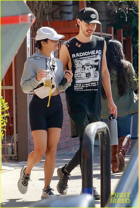 Vanessa Hudgens & Austin Butler Start Their Week with a Workout: Photo 4161169 | Austin Butler ...