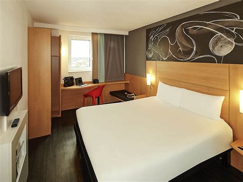 Ibis Reading Centre | Well Equipped Hotel in Reading