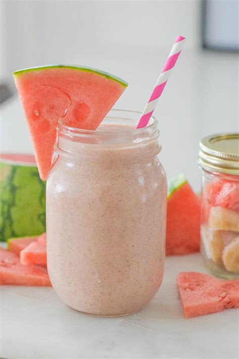 Watermelon Banana Smoothie - Easy, sweet treat perfect for breakfast or ...