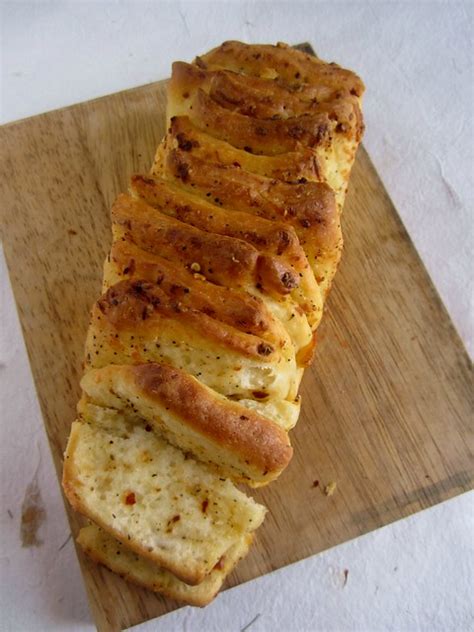 Easycooking: Herb & Cheese Pull-apart Bread | We Knead to Bake#1