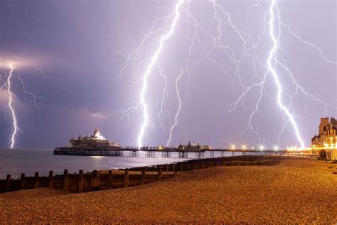 UK weather latest: Thunderstorms warning remains in place after parts ...