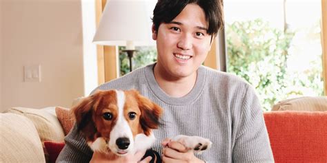 Shohei Ohtani's dog debuts during MVP announcement