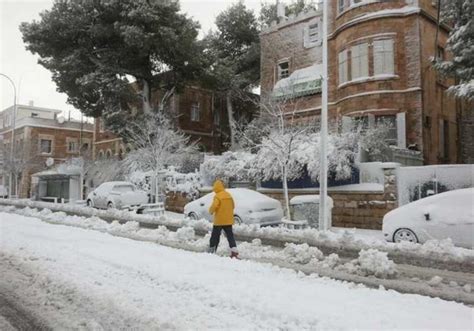 IN PICTURES: Snow falls in Golan, Jerusalem, and even in Negev desert - Israel News - Jerusalem Post