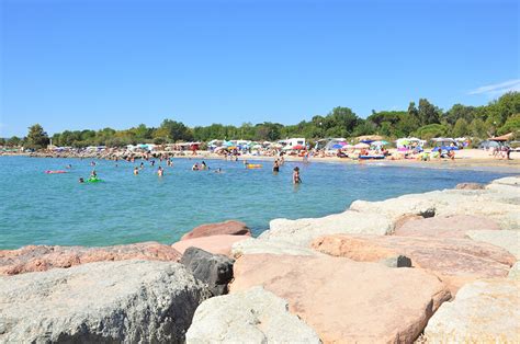 Beach and leisure - Photos of Camping de la Plage in Grimaud