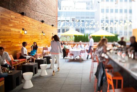 The 6 Best Rooftop Bars Midtown East New York City Has To Offer ...