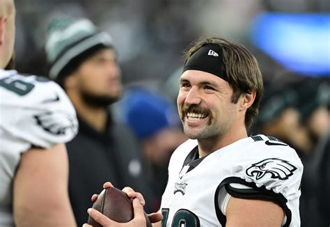 Watch Gardner Minshew celebrate Eagles win versus Jets with his father