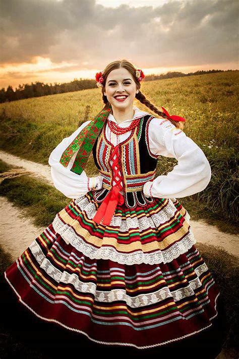 Traditional polish dress. : r/poland