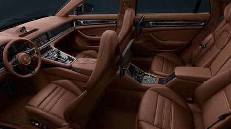 2021 Porsche Panamera Rear Seat Highlights | Porsche Ontario