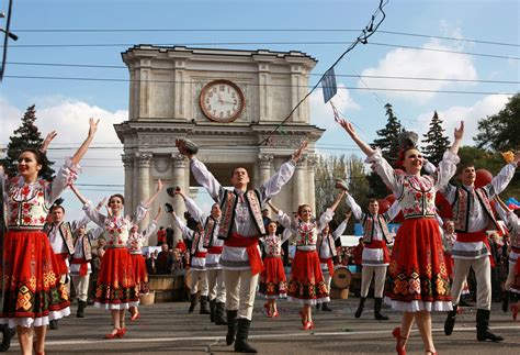 Tradiţii şi obiceiuri moldoveneşti: Culctura Moldoveneasca