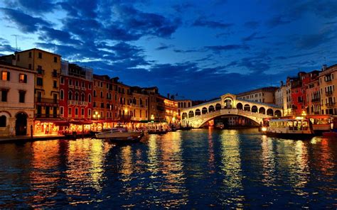 Venice Italy, The Most Romantic City in the World - InspirationSeek.com