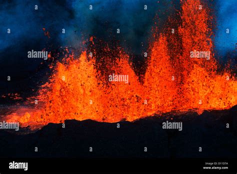 HAWAII VOLCANO LAVA FOUNTAIN 300 FEET HIGH 1977 Stock Photo - Alamy