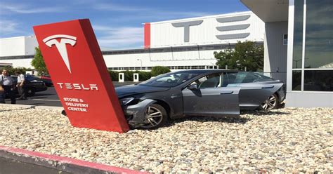 So I went to the Tesla dealership today and this happened... : pics