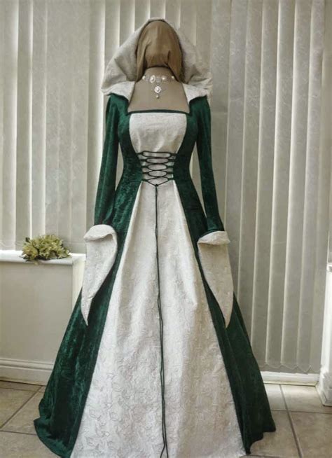 Traditional Green Celtic Wedding Dresses Design