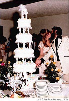 Eric and Pattie kiss on their wedding day | Eric clapton, Pattie boyd ...