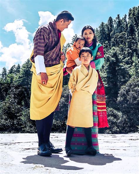 Bhutan's King and Queen Celebrate 10th Anniversary with Family Photos