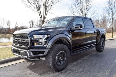 2017 Ford F-150 Raptor Review - 95 Octane