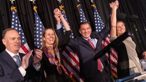 Watch Democrat Suozzi’s Win Narrows GOP Majority in Congress - Bloomberg