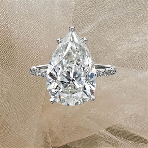 Pear Shaped Solitaire Engagement Rings