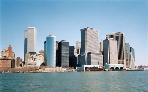 File:Lower Manhattan Skyline March 2001.jpg - Wikimedia Commons