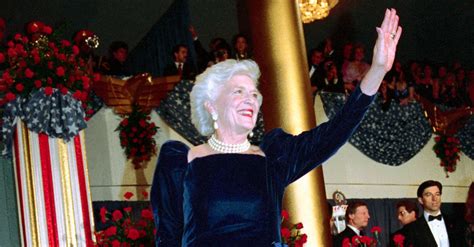 A Look Back at Inaugural Ball Dresses - Barbara Bush wearing Arnold ...