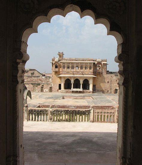 Nagaur Fort Travel Guide, Places to see, Attractions - Trodly