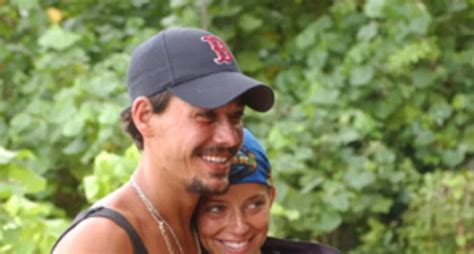 12 Real-Life Survivor Couples - Fame10