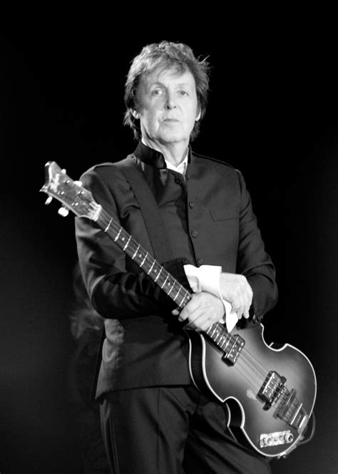 File:Paul McCartney black and white 2010.jpg - Wikipedia, the free encyclopedia